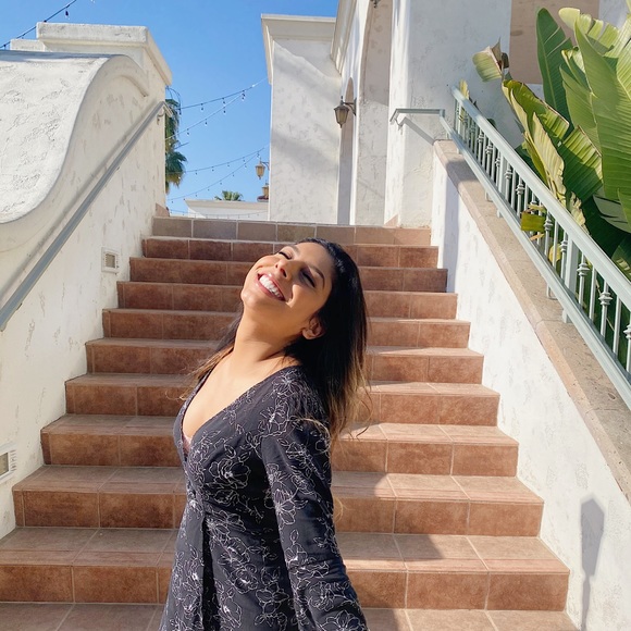 Meet your Posher, Karen - Picture 2 of 4